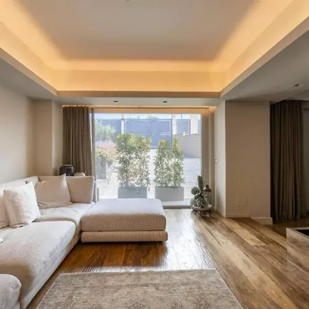 Mediterranean - Style In - 5 Bedrooms, Pool, Garden