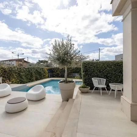 Apartment Mediterranean - Style In - 5 Bedrooms, Pool, Garden Olbia