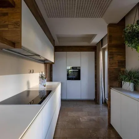 Mediterranean - Style In - 5 Bedrooms, Pool, Garden Olbia