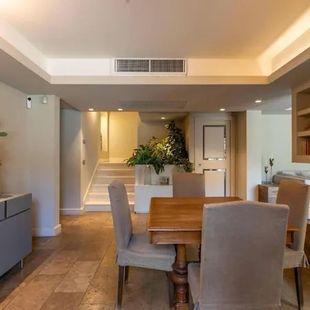 Mediterranean - Style In - 5 Bedrooms, Pool, Garden